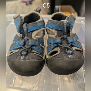 Kids Blue and Gray Keen Sandals C5